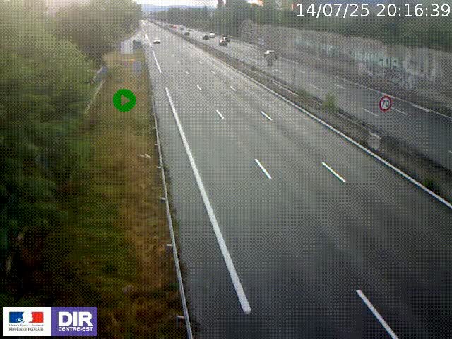 Webcam à Bron sur l'A43 à la jonction avec le boulevard périphérique de Lyon (D383). Vue orientée vers Lyon