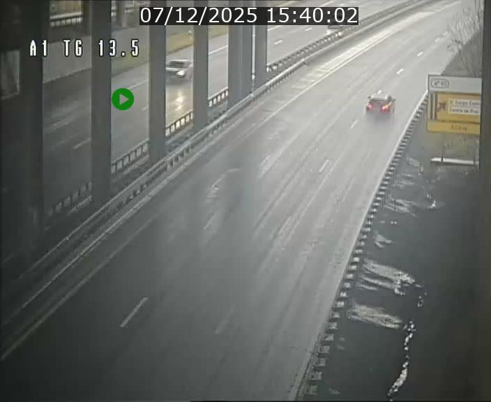 Traffic live webcam Luxembourg Senningen - A1 direction Luxembourg - BK 13.5