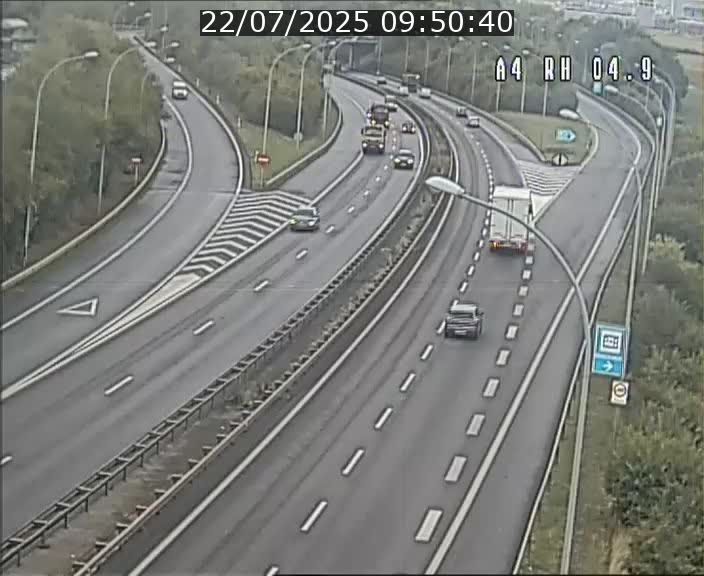 Traffic live webcam Luxembourg Leudelange - A4 - BK 4.9 - direction Luxembourg