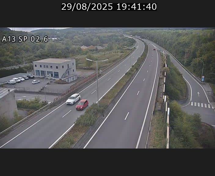 Traffic live webcam Luxembourg Sanem - A13 direction Pétange - BK 2.6