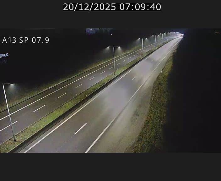 Traffic live webcam Luxembourg Jonction Lankelz - A13 direction Pétange - BK 7.9