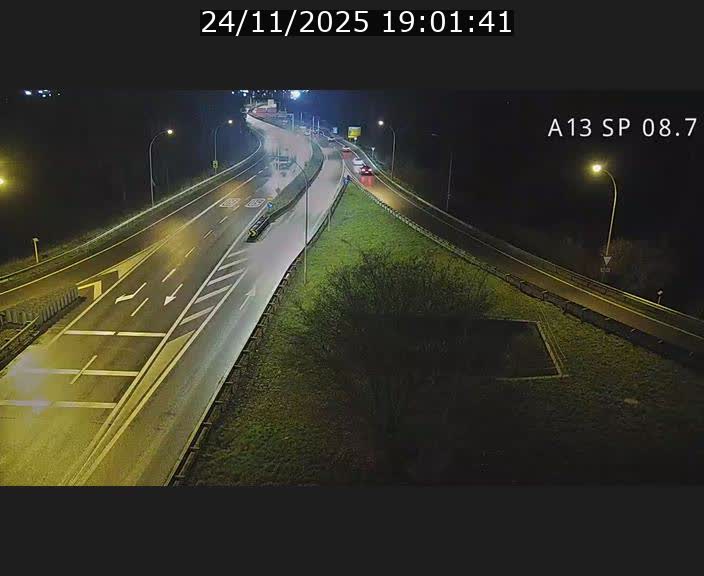 Traffic live webcam Luxembourg Jonction Lankelz - A13 direction Pétange - BK 8.7