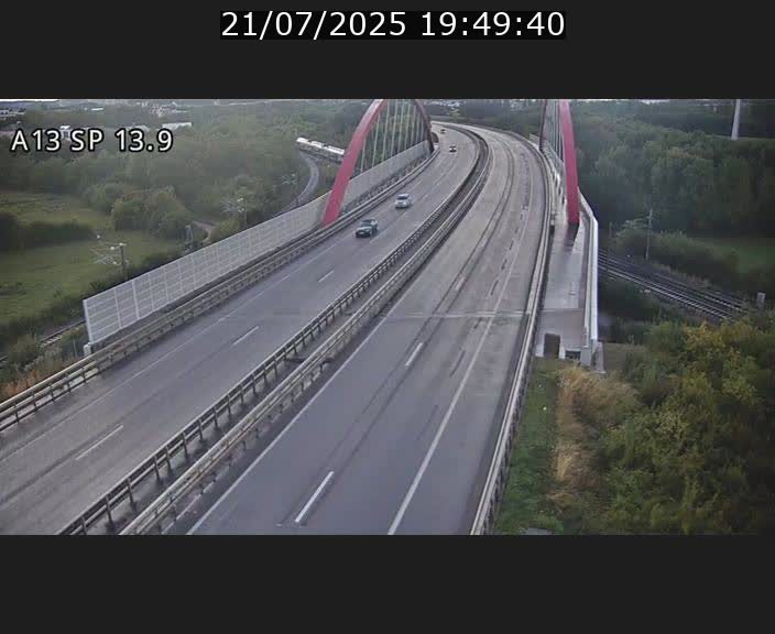 Traffic live webcam Luxembourg Kayl - A13 direction Esch-sur-Alzette/Luxembourg-ville - BK 13.9