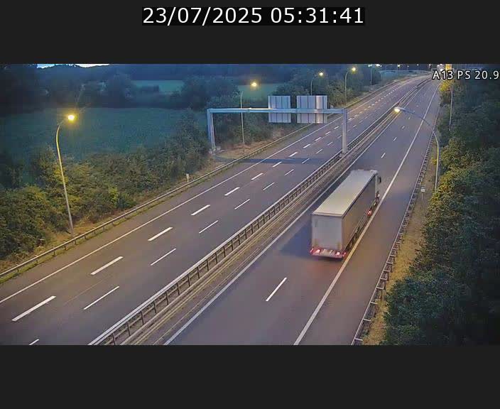 Traffic live webcam Luxembourg Croix de Bettembourg, rond-point d'Hellange - A13 direction Allemagne - BK 20.9