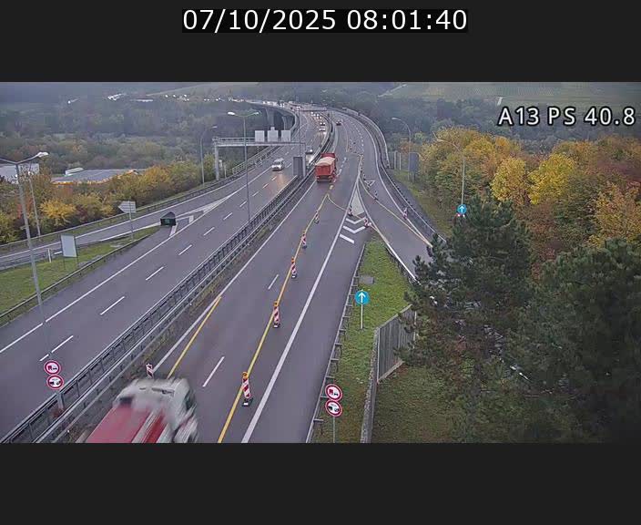 Webcam autoroute A13 à la sortie est du tunnel Markusbierg à Schengen. Vue sur le pont de la Moselle, vers l'Allemagne