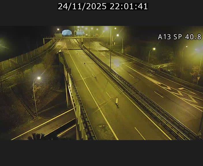 Webcam avec vue sur l'entrée côté allemand du tunnel Markusbierg à Schengen. Vue orientée vers le tunnel et Bettembourg