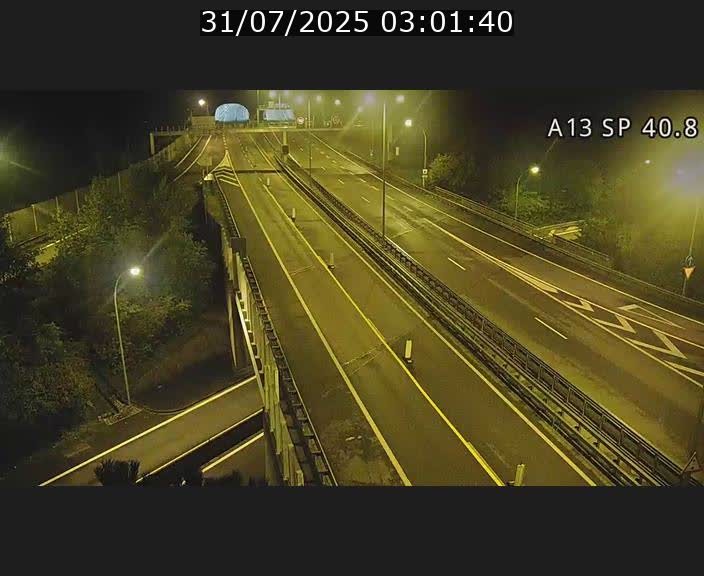 Webcam avec vue sur l'entrée côté allemand du tunnel Markusbierg à Schengen. Vue orientée vers le tunnel et Bettembourg