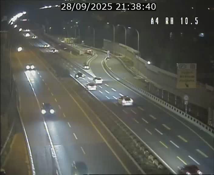 Traffic live webcam Luxembourg Pontpierre - A4 - BK 10.5 - direction Luxembourg