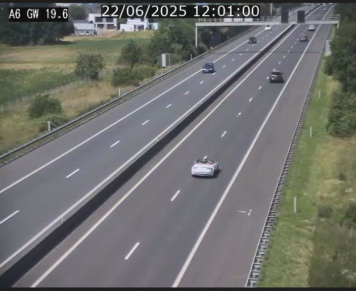 Traffic live webcam Luxembourg - Steinfort - A6 - BK 19.6 - direction Belgique