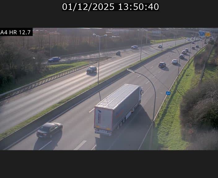 Traffic live webcam Luxembourg Esch sur Alzette - A4 - BK 12.7 - direction Esch-Belval