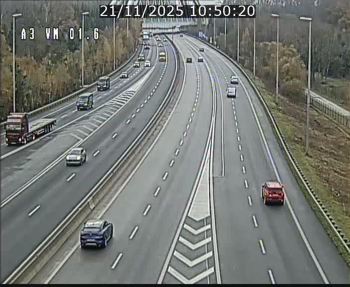 Traffic live webcam Luxembourg - Croix de Gasperich - A3 - BK 1.6 - direction France/Aire de Berchem