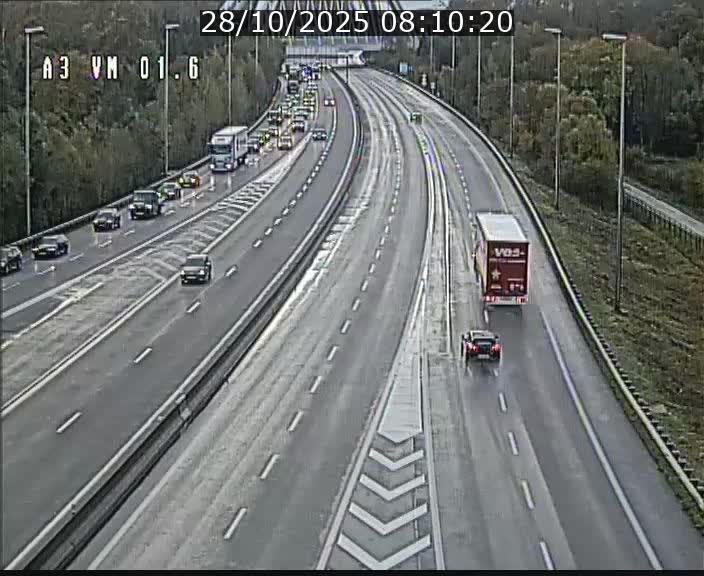 Traffic live webcam Luxembourg - Croix de Gasperich - A3 - BK 1.6 - direction France/Aire de Berchem