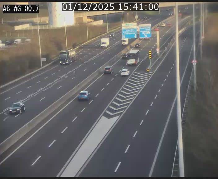 Traffic live webcam Luxembourg Croix de Cessange - A6 - BK 0.7 - direction A3 France