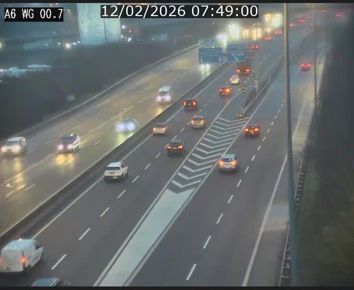 Traffic live webcam Luxembourg Croix de Cessange - A6 - BK 0.7 - direction A3 France
