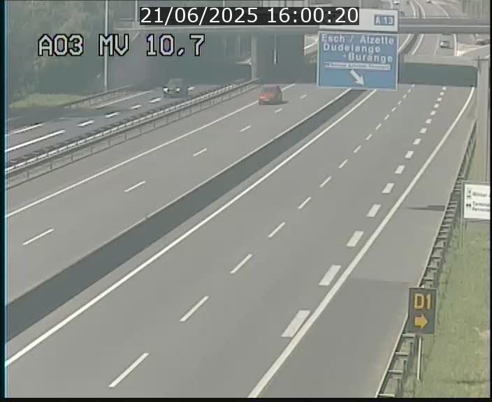 Traffic live webcam Luxembourg Croix de Bettembourg - A3 - BK 10.7 - direction France