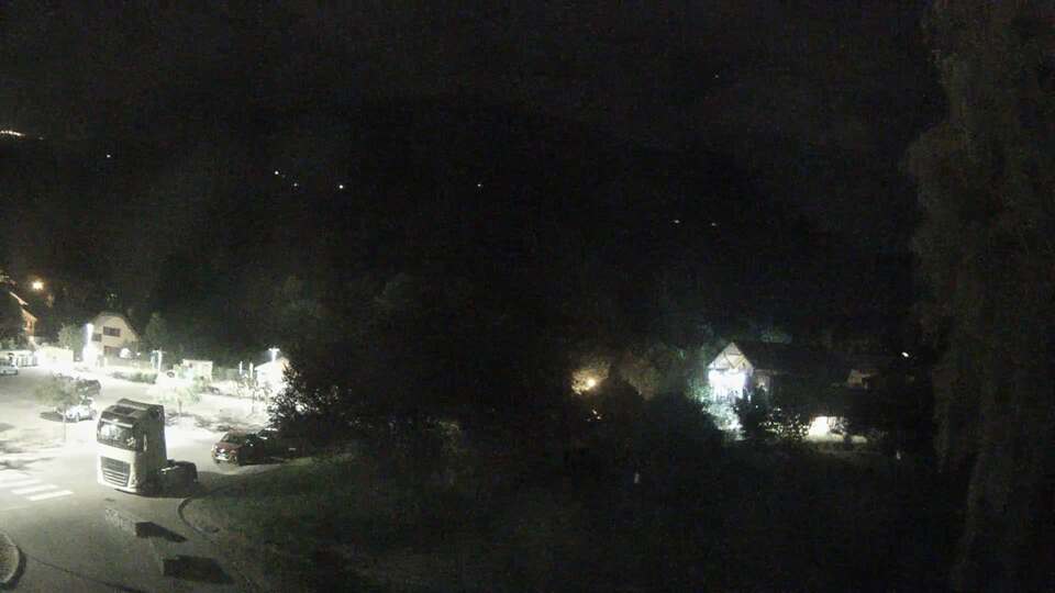 Webcam au niveau de la mairie du village du Bourg d'Oisans, aux pieds de l'Alpe d'Huez et aux portes du parc des Écrins