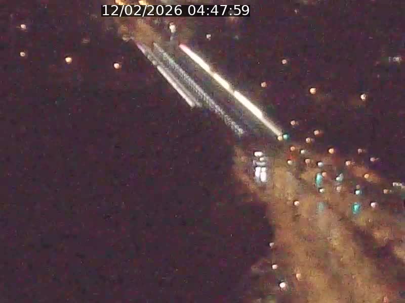 Webcam sur l'avenue John Fitzgerald Kennedy (N51) avec vue sur le Pont rouge (Pont Grande Duchesse Charlotte), l'arrêt Pfaffenthal et l'entrée du quartier Kirchberg