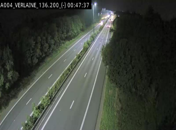 Webcam sur l'E411 à hauteur du pont surplombant la N40, à proximité de la sortie 26 Verlaine - Libramont-Chevigny. Vue orientée vers Namur