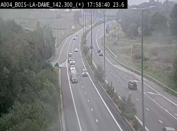 Webcam située entre la sortie 29 Neufchâteau et la jonction avec l'E25 en direction de Liège et Luxembourg