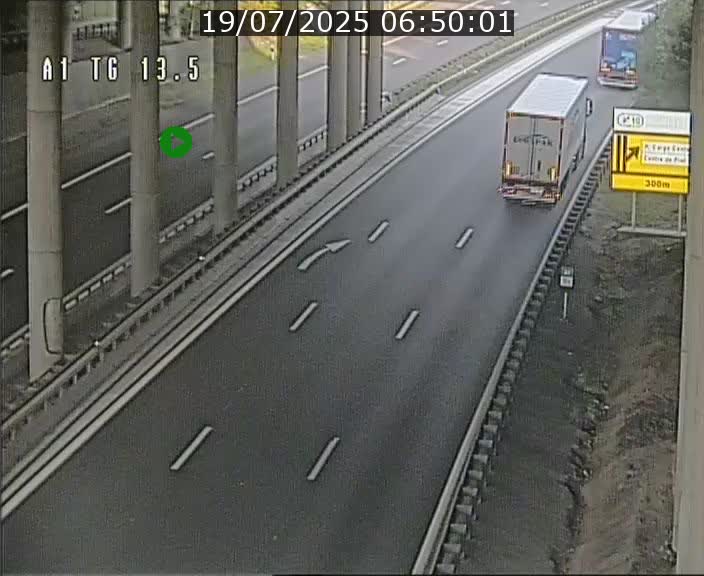 Traffic live webcam Luxembourg Senningen - A1 direction Luxembourg - BK 13.5