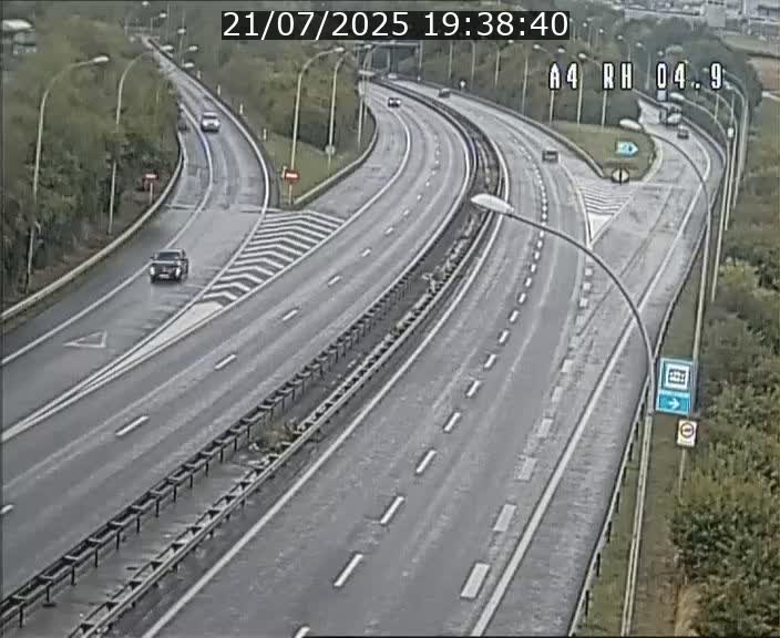 Traffic live webcam Luxembourg Leudelange - A4 - BK 4.9 - direction Luxembourg