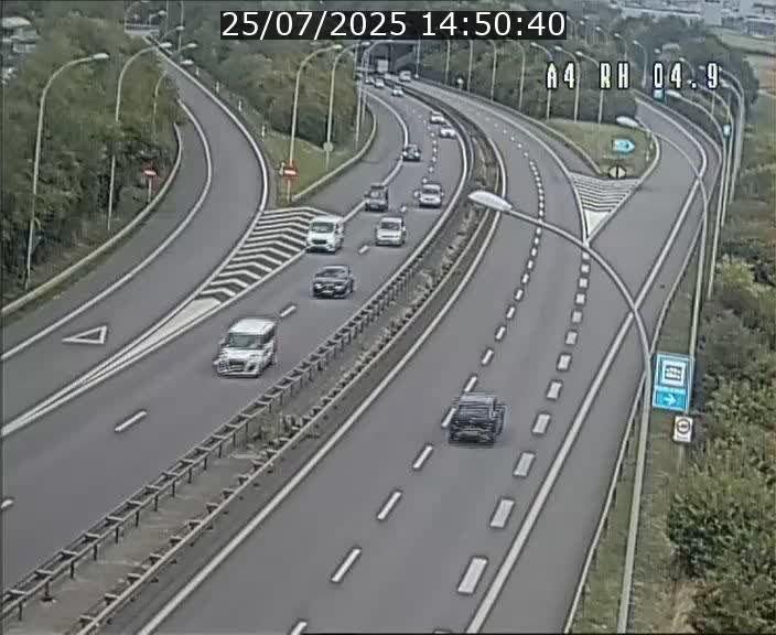 Traffic live webcam Luxembourg Leudelange - A4 - BK 4.9 - direction Luxembourg