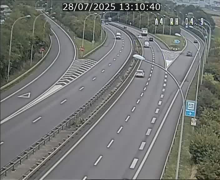 Traffic live webcam Luxembourg Leudelange - A4 - BK 4.9 - direction Luxembourg