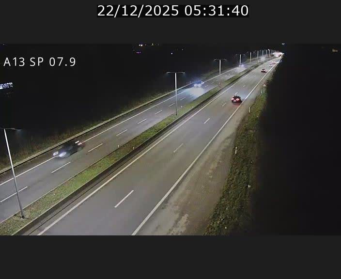 Traffic live webcam Luxembourg Jonction Lankelz - A13 direction Pétange - BK 7.9