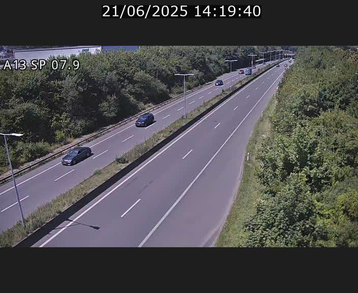 Traffic live webcam Luxembourg Jonction Lankelz - A13 direction Pétange - BK 7.9