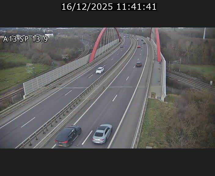 Traffic live webcam Luxembourg Kayl - A13 direction Esch-sur-Alzette/Luxembourg-ville - BK 13.9