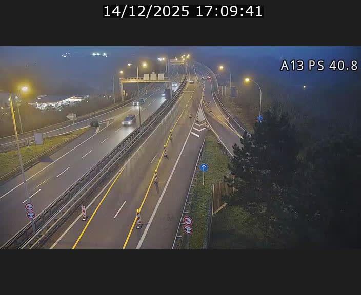 Webcam autoroute A13 à la sortie est du tunnel Markusbierg à Schengen. Vue sur le pont de la Moselle, vers l'Allemagne