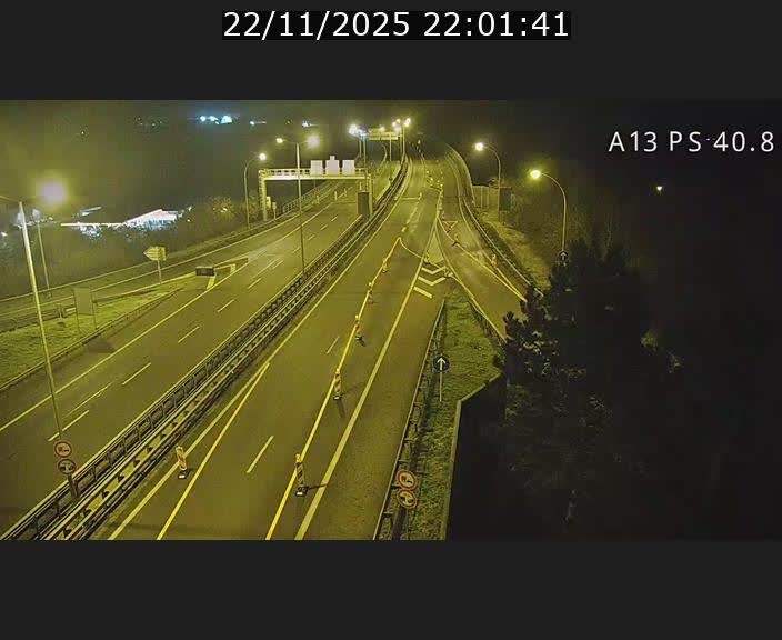 Webcam autoroute A13 à la sortie est du tunnel Markusbierg à Schengen. Vue sur le pont de la Moselle, vers l'Allemagne