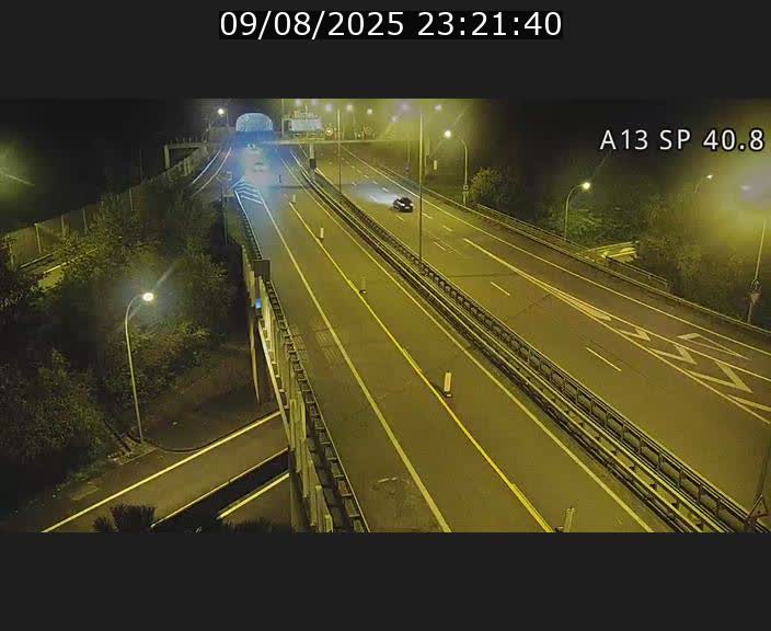 Webcam avec vue sur l'entrée côté allemand du tunnel Markusbierg à Schengen. Vue orientée vers le tunnel et Bettembourg