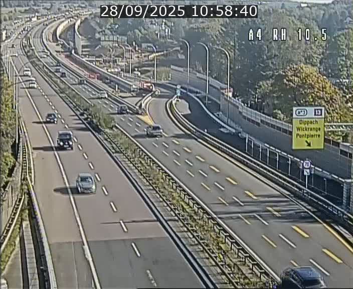 Traffic live webcam Luxembourg Pontpierre - A4 - BK 10.5 - direction Luxembourg