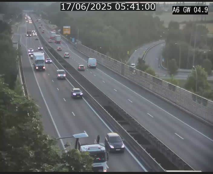Traffic live webcam Luxembourg Croix de Cessange - A6 - BK 4.9 - direction Belgique