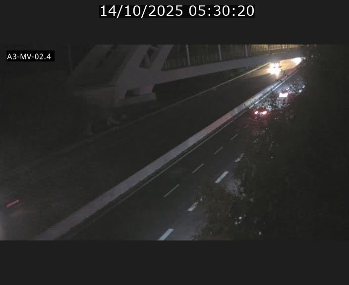 Webcam autoroute de la France (A3) au Luxembourg à Fentange, à proximité de la Croix de Gasperich. Vue orientée vers la Cloche d'Or