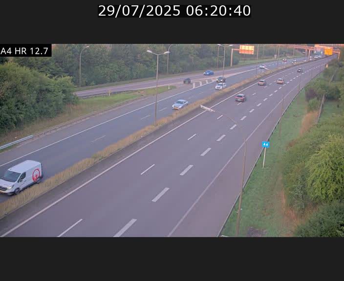 Traffic live webcam Luxembourg Esch sur Alzette - A4 - BK 12.7 - direction Esch-Belval