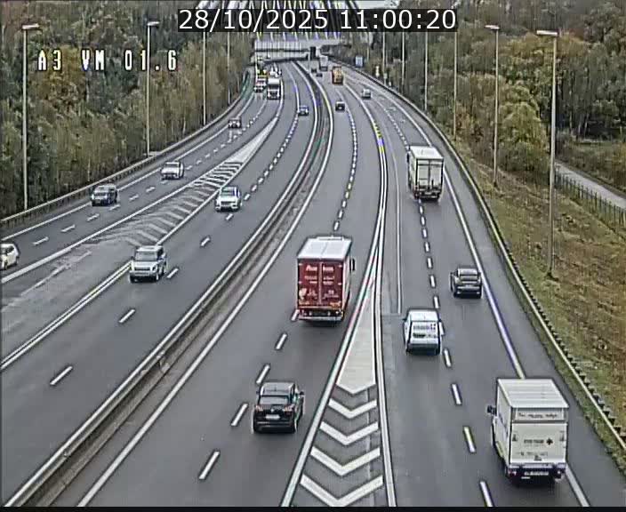 Traffic live webcam Luxembourg - Croix de Gasperich - A3 - BK 1.6 - direction France/Aire de Berchem