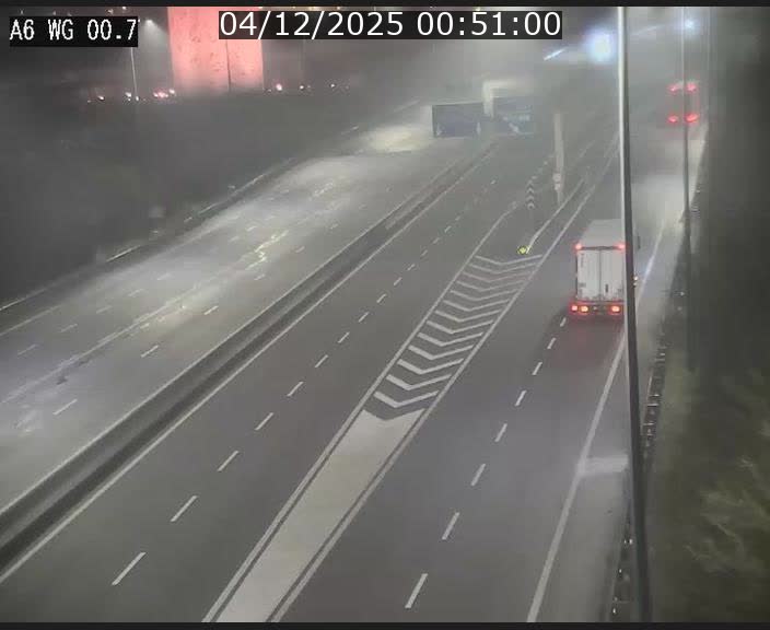 Traffic live webcam Luxembourg Croix de Cessange - A6 - BK 0.7 - direction A3 France