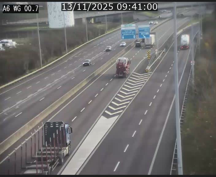 Traffic live webcam Luxembourg Croix de Cessange - A6 - BK 0.7 - direction A3 France