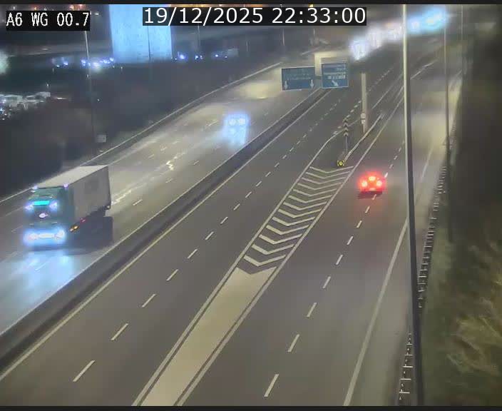 Traffic live webcam Luxembourg Croix de Cessange - A6 - BK 0.7 - direction A3 France