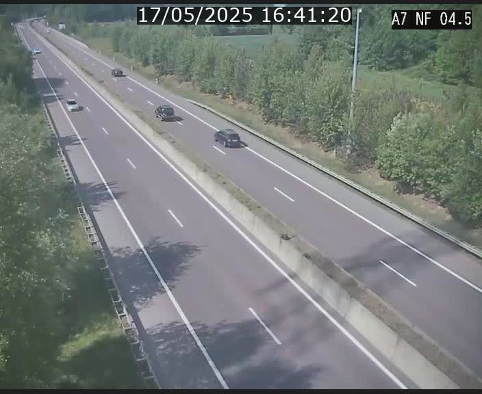 Caméra autoroute Luxembourg A7 - Passage à gibier Rëngelbour - direction Tunnel Grouft
