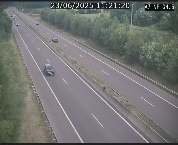 Caméra autoroute Luxembourg A7 - Passage à gibier Rëngelbour - direction Tunnel Grouft
