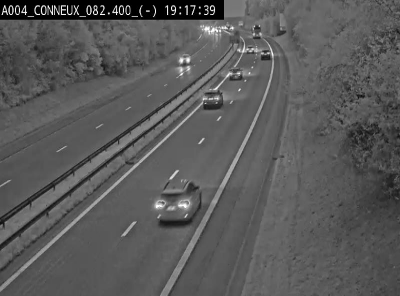Webcam sur l'E411 avant les sorties 20 menant à Ciney, Dinant et Achêne. Vue orientée vers Namur
