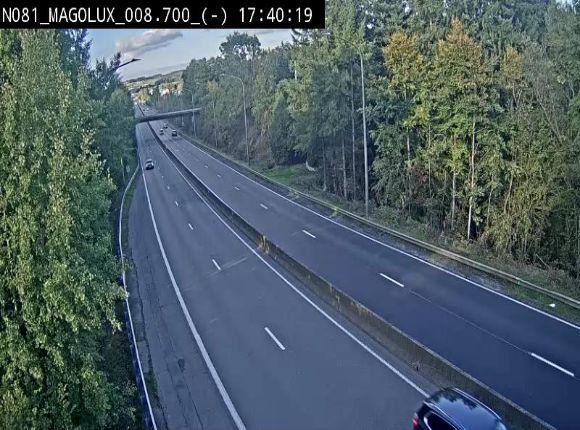 Webcam sur la N81 (E411) à hauteur de la jonction avec la N883. Vue orientée vers Arlon