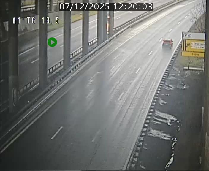 Traffic live webcam Luxembourg Senningen - A1 direction Luxembourg - BK 13.5