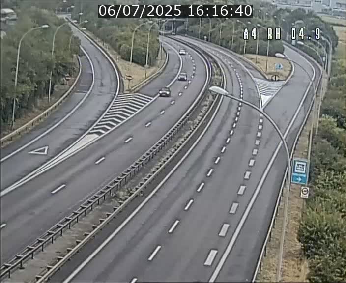 Traffic live webcam Luxembourg Leudelange - A4 - BK 4.9 - direction Luxembourg