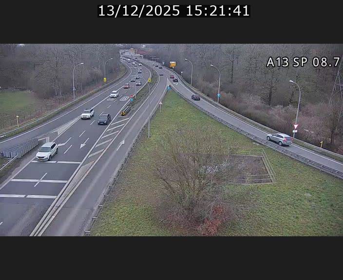 Traffic live webcam Luxembourg Jonction Lankelz - A13 direction Pétange - BK 8.7