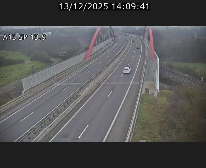 Traffic live webcam Luxembourg Kayl - A13 direction Esch-sur-Alzette/Luxembourg-ville - BK 13.9
