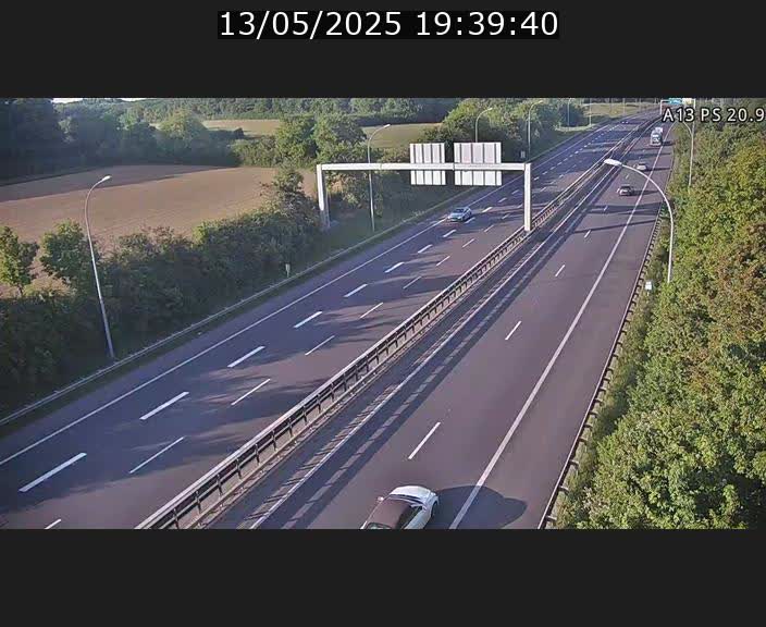 Traffic live webcam Luxembourg Croix de Bettembourg, rond-point d'Hellange - A13 direction Allemagne - BK 20.9